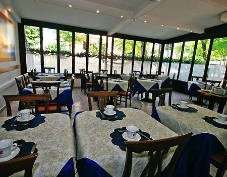 Ξενοδοχείο Parco Fellini 3*