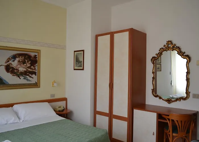 Parco Fellini Отель 3*